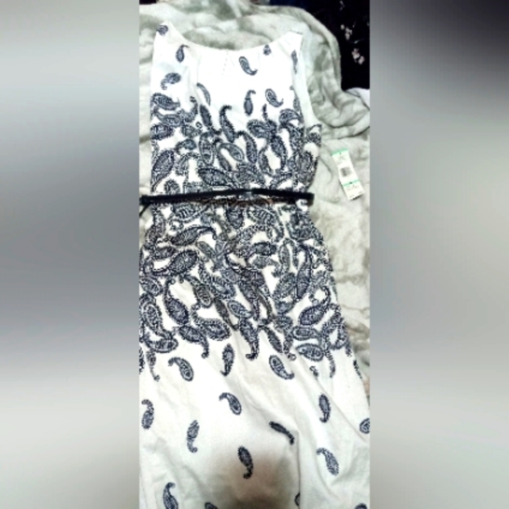 NWT Paisley print dress with accent belt